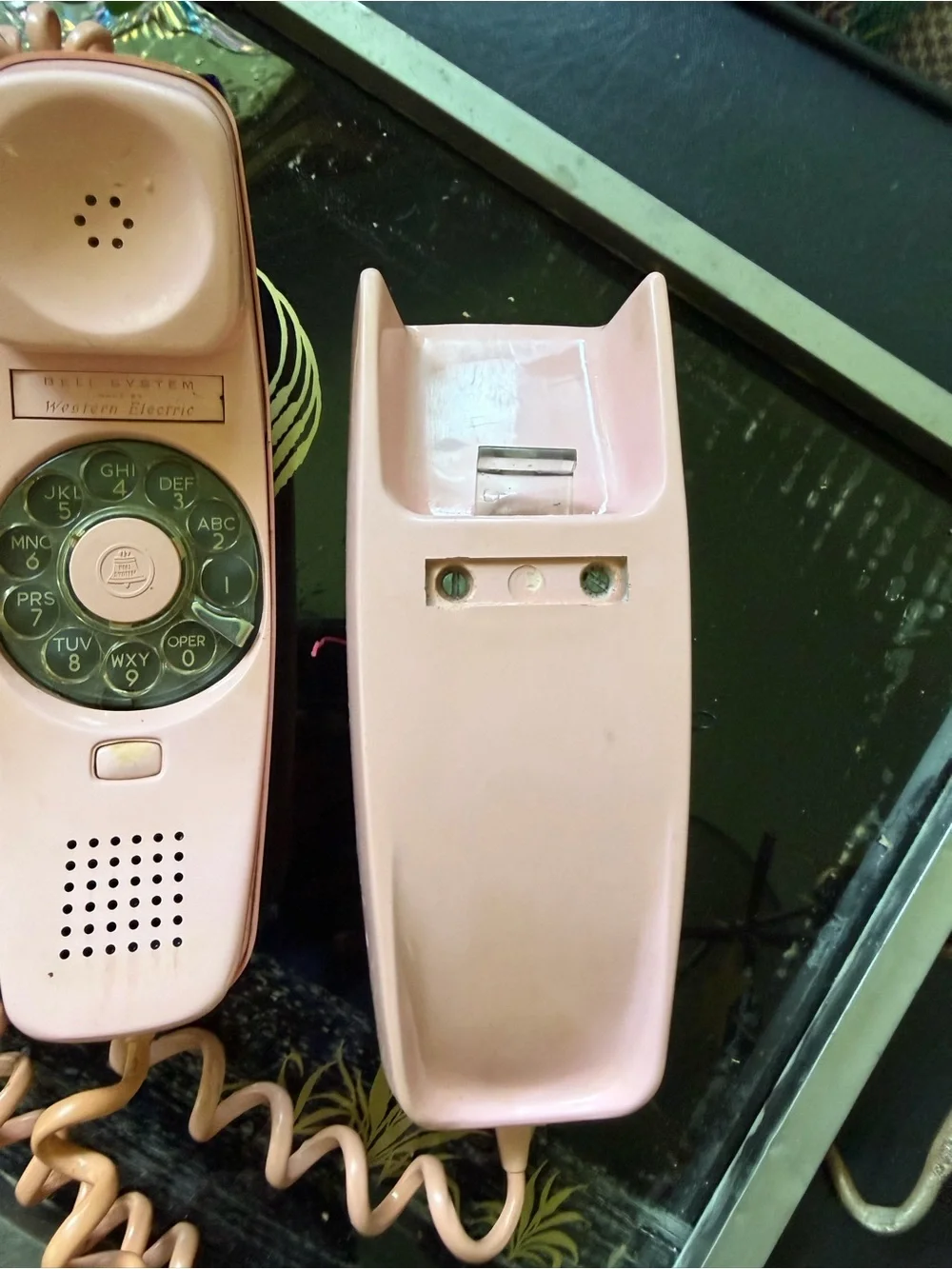 Vintage 1983 Peach Pink Rotary Trimline Telephone Bell System Western Electric